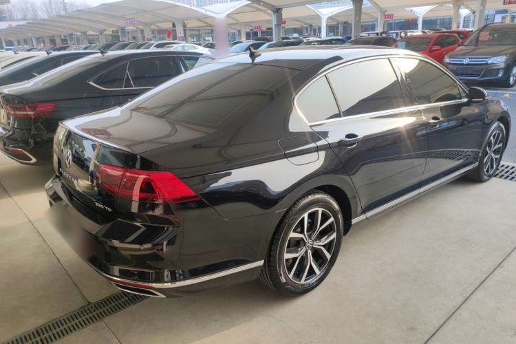 Used Volkswagen Magotan 2020 330TSI DSG Leading Model Rear Right 45 Deg