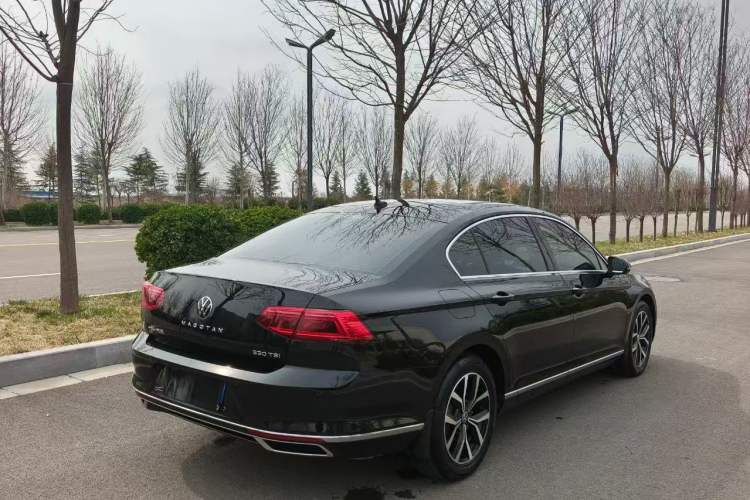 Used Volkswagen Magotan 2020 330TSI DSG Leading Model Rear Right 45 Deg