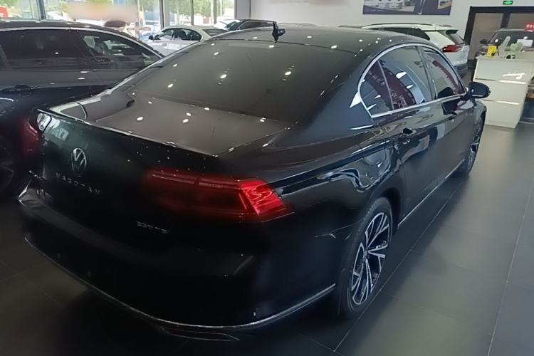 Used Volkswagen Magotan 2020 330TSI DSG Luxury Edition Rear Right 45 Deg
