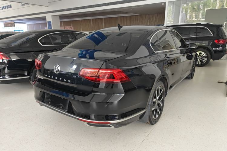 Used Volkswagen Magotan 2020 330TSI DSG Leading Model Rear Right 45 Deg
