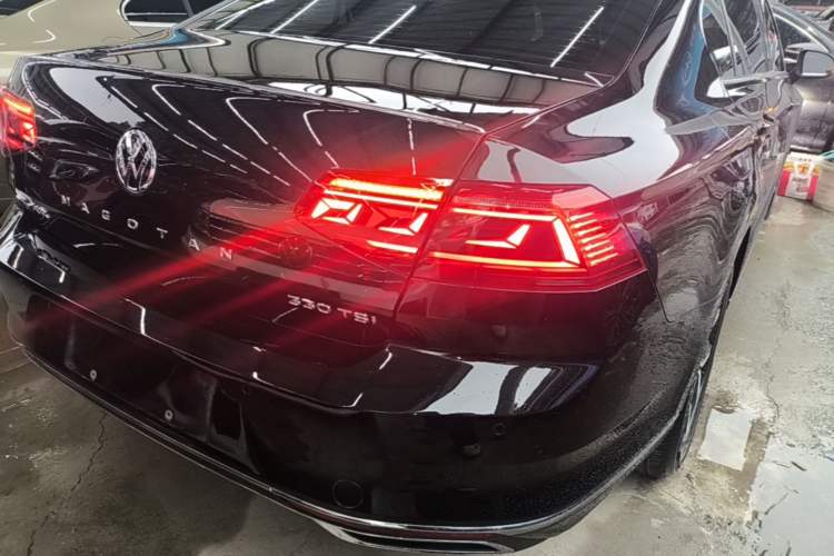 Used Volkswagen Magotan 2020 330TSI DSG Leading Model Rear Right 45 Deg