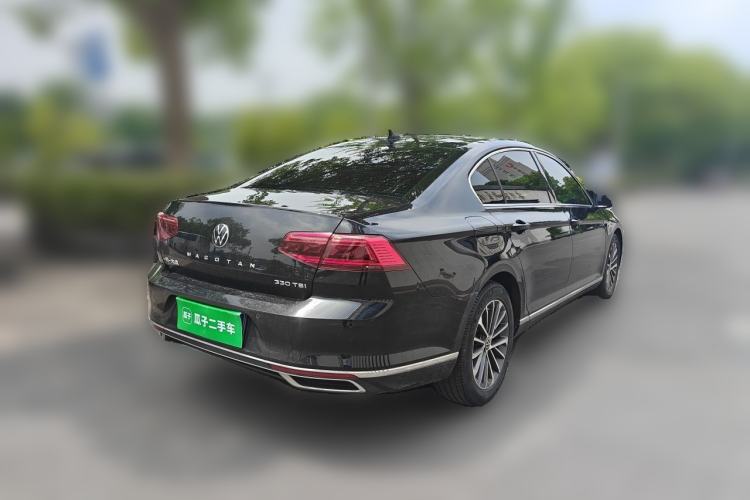 Used Volkswagen Magotan 2020 330TSI DSG Luxury Edition Rear Right 45 Deg