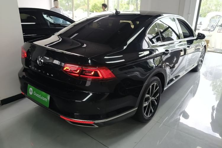 Used Volkswagen Magotan 2020 330TSI DSG Leading Model Rear Right 45 Deg