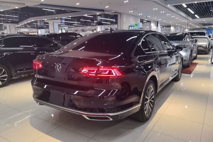 Used Volkswagen Magotan 2020 380TSI DSG Luxury Version Rear Right 45 Deg