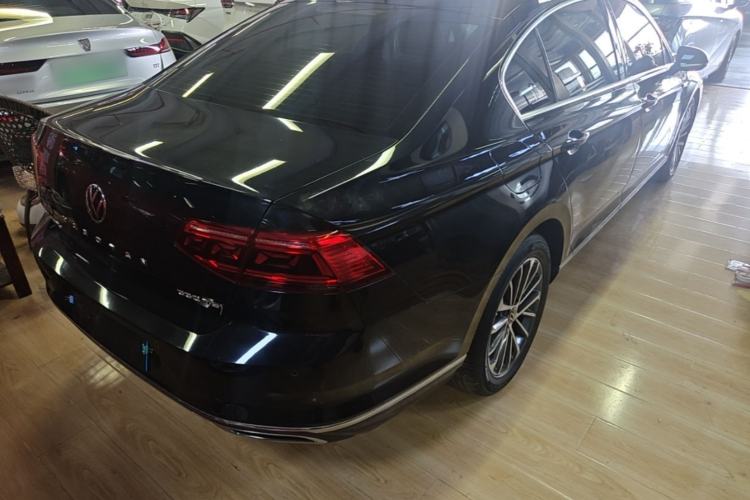 Used Volkswagen Magotan 2020 330TSI DSG Luxury Edition Rear Right 45 Deg