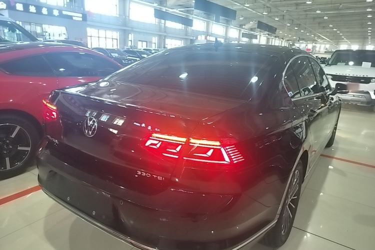 Used Volkswagen Magotan 2020 330TSI DSG Luxury Edition Rear Right 45 Deg