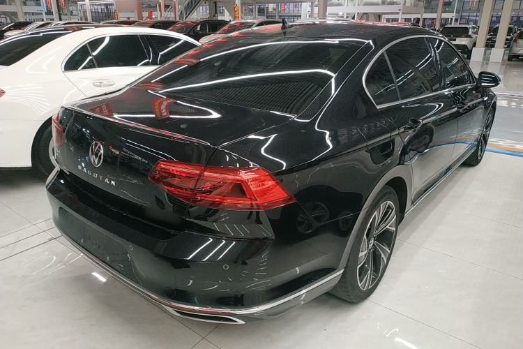 Used Volkswagen Magotan 2020 330TSI DSG Luxury Edition Rear Right 45 Deg