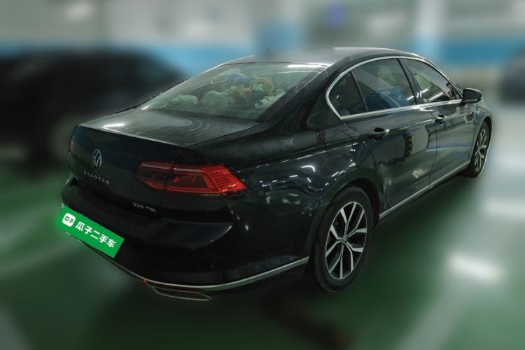Used Volkswagen Magotan 2020 330TSI DSG Leading Model Rear Right 45 Deg