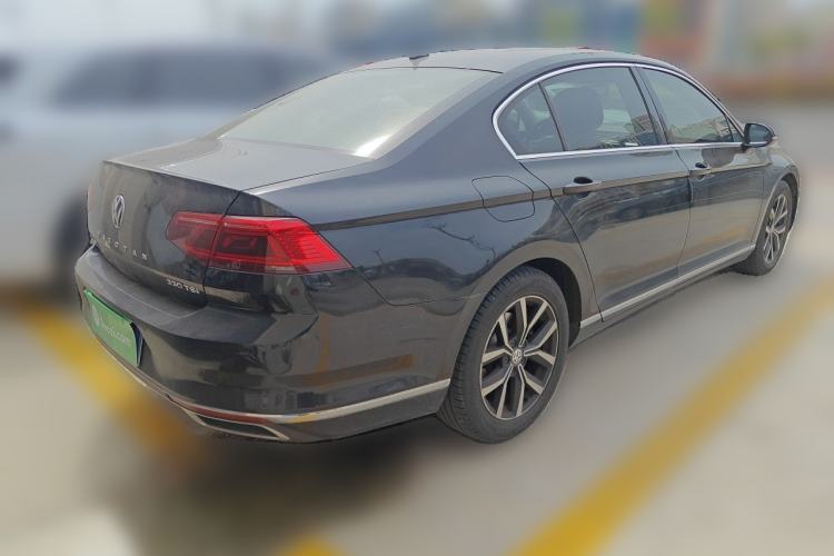 Used Volkswagen Magotan 2020 330TSI DSG Leading Model Rear Right 45 Deg