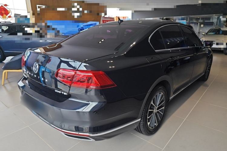 Used Volkswagen Magotan 2020 330TSI DSG Luxury Edition Rear Right 45 Deg