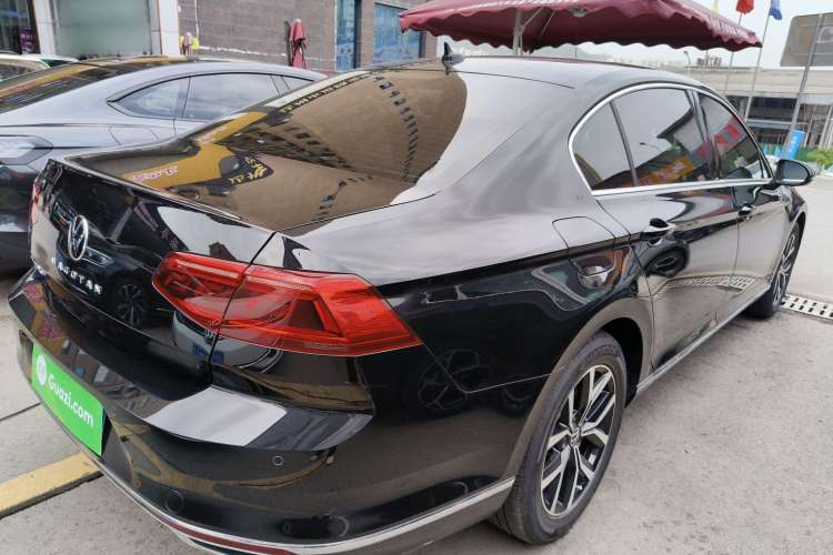 Used Volkswagen Magotan 2020 330TSI DSG Leading Model Rear Right 45 Deg