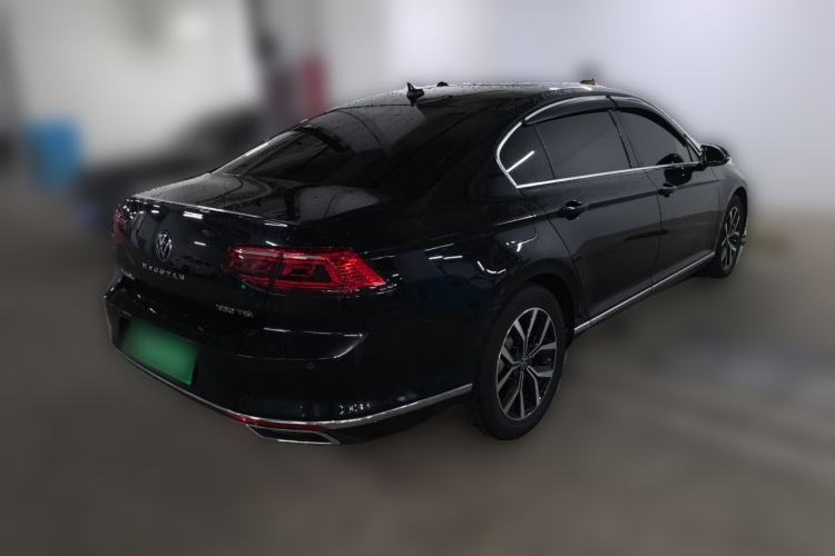 Used Volkswagen Magotan 2020 330TSI DSG Leading Model Rear Right 45 Deg