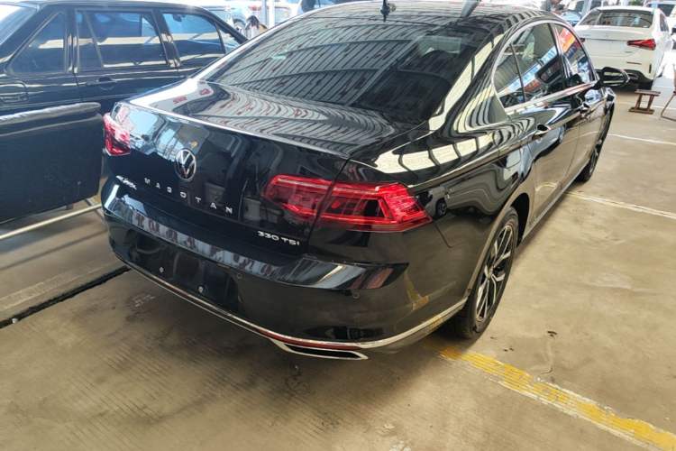 Used Volkswagen Magotan 2020 330TSI DSG Leading Model Rear Right 45 Deg