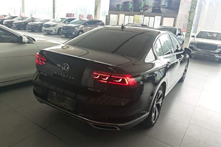 Used Volkswagen Magotan 2020 330TSI DSG Luxury Edition Rear Right 45 Deg