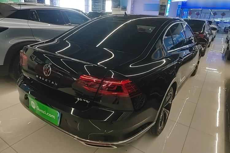 Used Volkswagen Magotan 2020 330TSI DSG Luxury Edition Rear Right 45 Deg