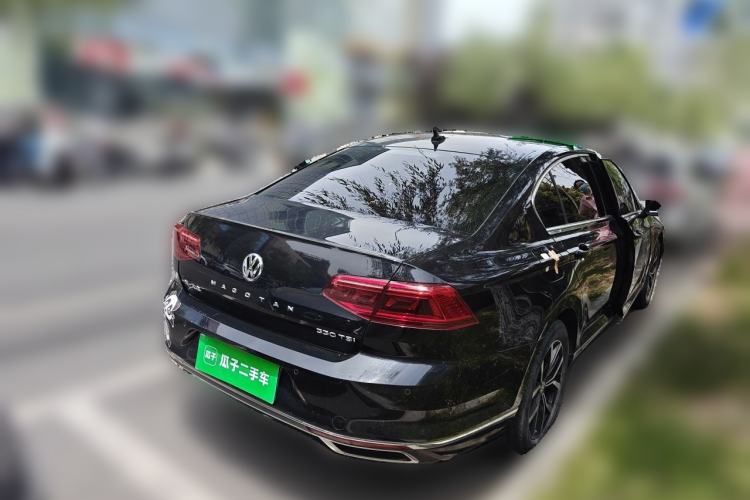 Used Volkswagen Magotan 2020 330TSI DSG Leading Model Rear Right 45 Deg