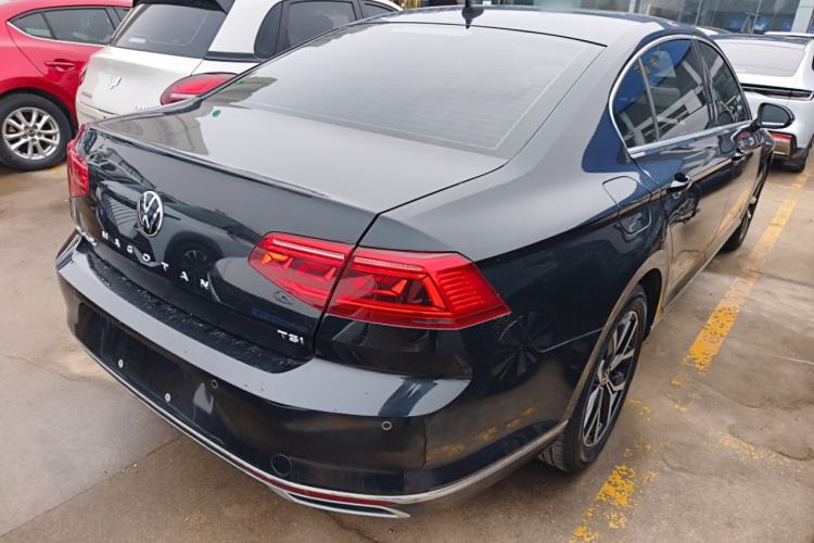 Used Volkswagen Magotan 2020 280TSI DSG Comfort Edition Rear Right 45 Deg