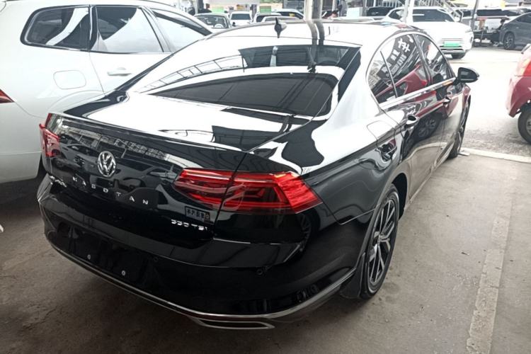 Used Volkswagen Magotan 2020 330TSI DSG Leading Model Rear Right 45 Deg