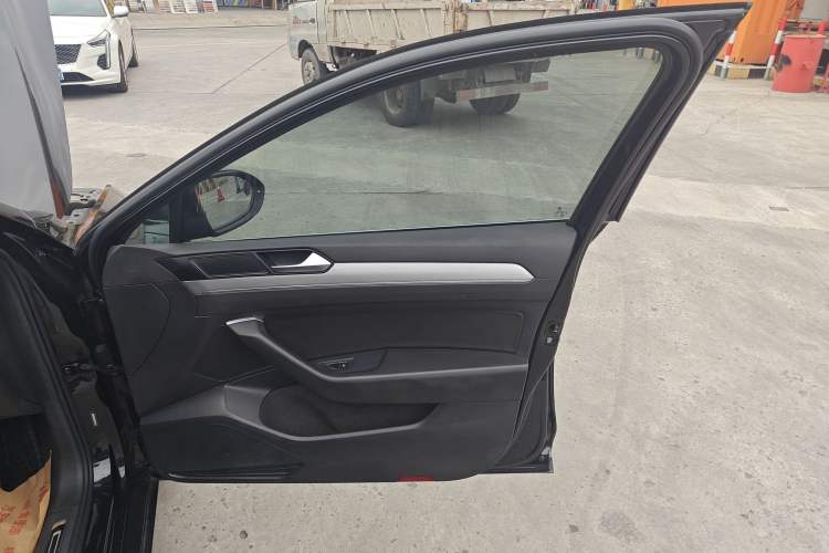 Used Volkswagen Magotan 2020 280TSI DSG Comfort Edition Right Front Door Interior