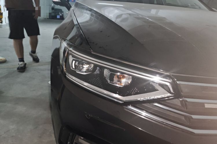 Used Volkswagen Magotan 2020 330TSI DSG Luxury Edition Right Front Headlight