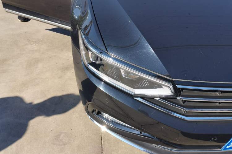 Used Volkswagen Magotan 2020 330TSI DSG Luxury Edition Right Front Headlight