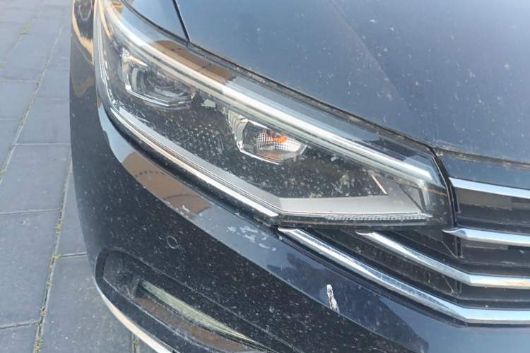 Used Volkswagen Magotan 2020 330TSI DSG Leading Model Right Front Headlight