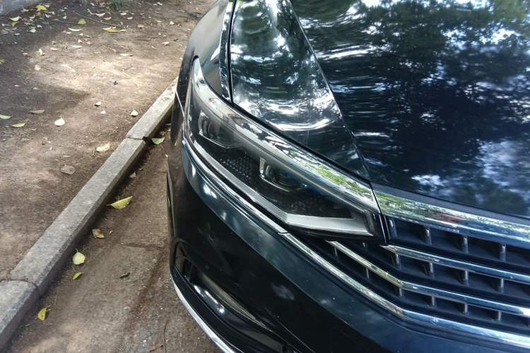 Used Volkswagen Magotan 2020 380TSI DSG Luxury Version Right Front Headlight