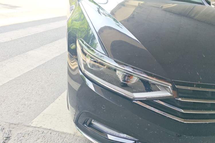 Used Volkswagen Magotan 2020 330TSI DSG Luxury Edition Right Front Headlight