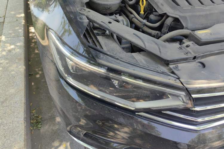 Used Volkswagen Magotan 2020 330TSI DSG Luxury Edition Right Front Headlight