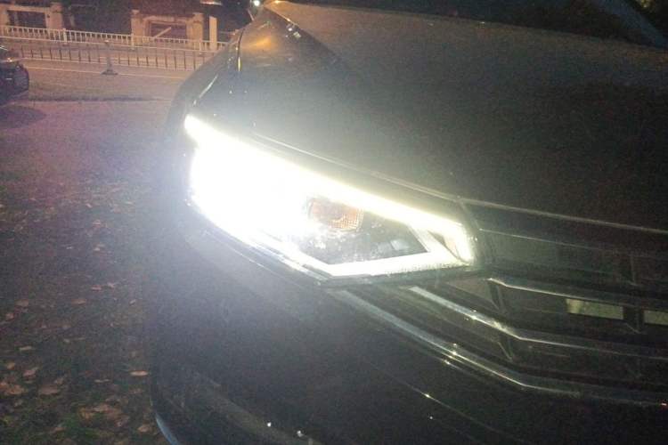 Used Volkswagen Magotan 2020 280TSI DSG Comfort Edition Right Front Headlight