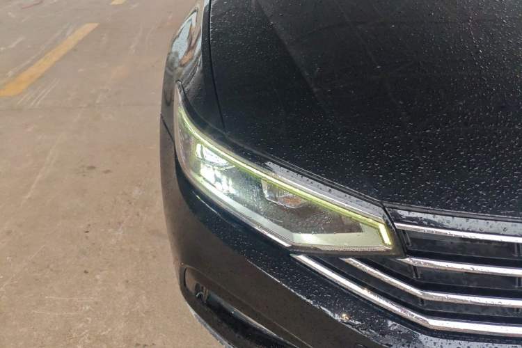 Used Volkswagen Magotan 2020 280TSI DSG Comfort Edition Right Front Headlight