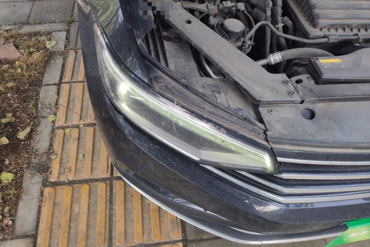 Used Volkswagen Magotan 2020 280TSI DSG Comfort Edition Right Front Headlight