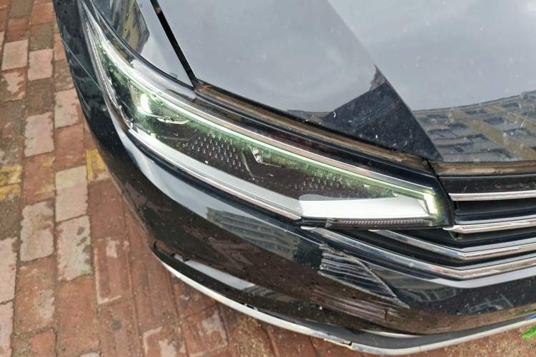 Used Volkswagen Magotan 2020 330TSI DSG Luxury Edition Right Front Headlight