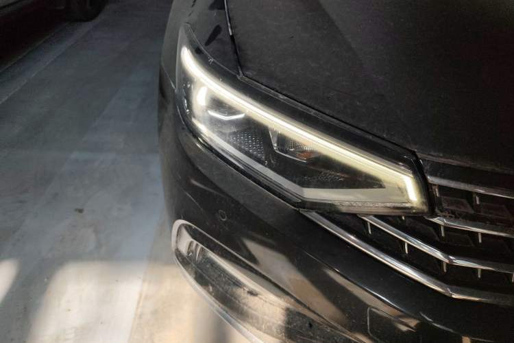 Used Volkswagen Magotan 2020 330TSI DSG Luxury Edition Right Front Headlight