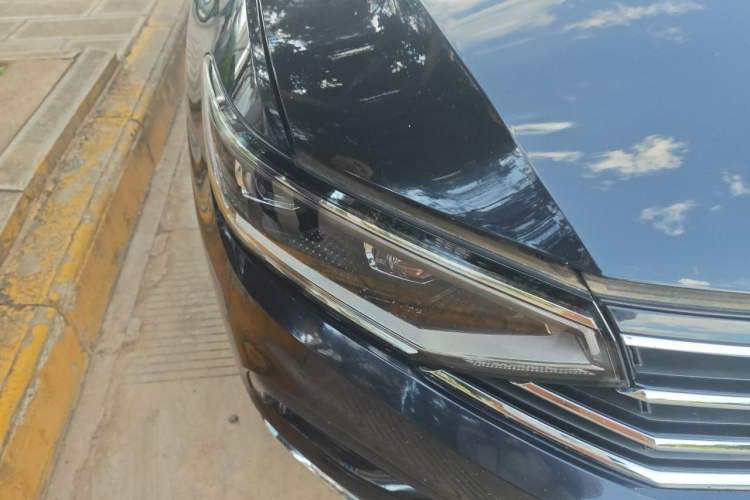 Used Volkswagen Magotan 2020 280TSI DSG Leading Edition Right Front Headlight