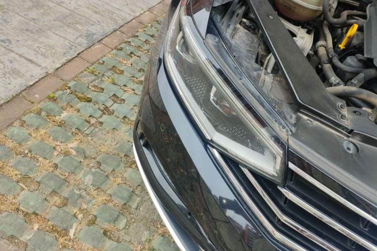 Used Volkswagen Magotan 2020 330TSI DSG Luxury Edition Right Front Headlight