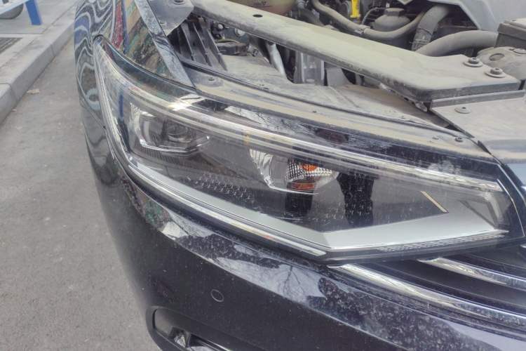 Used Volkswagen Magotan 2020 330TSI DSG Leading Model Right Front Headlight