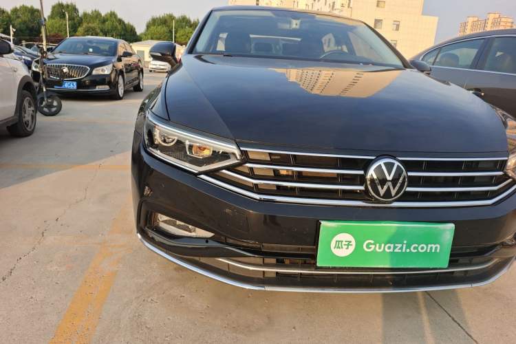 Used Volkswagen Magotan 2020 330TSI DSG Leading Model Right Front Headlight