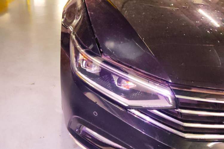 Used Volkswagen Magotan 2020 330TSI DSG Luxury Edition Right Front Headlight