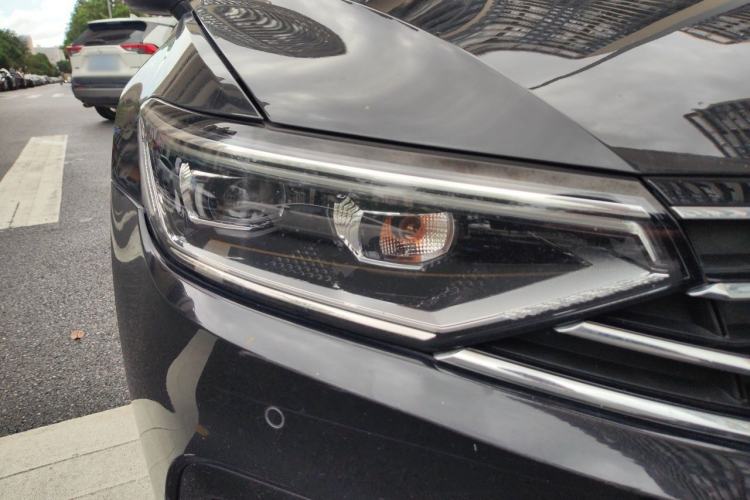 Used Volkswagen Magotan 2020 330TSI DSG Leading Model Right Front Headlight