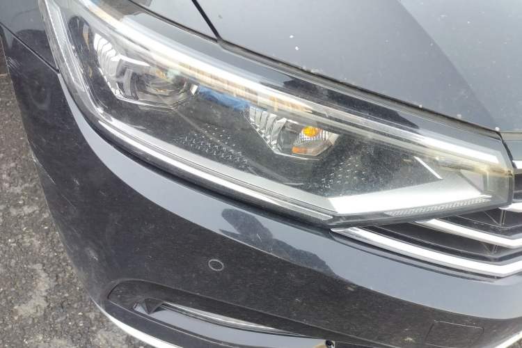 Used Volkswagen Magotan 2020 330TSI DSG Luxury Edition Right Front Headlight