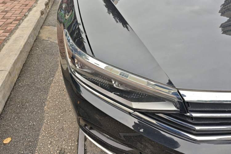 Used Volkswagen Magotan 2020 380TSI DSG Luxury Version Right Front Headlight