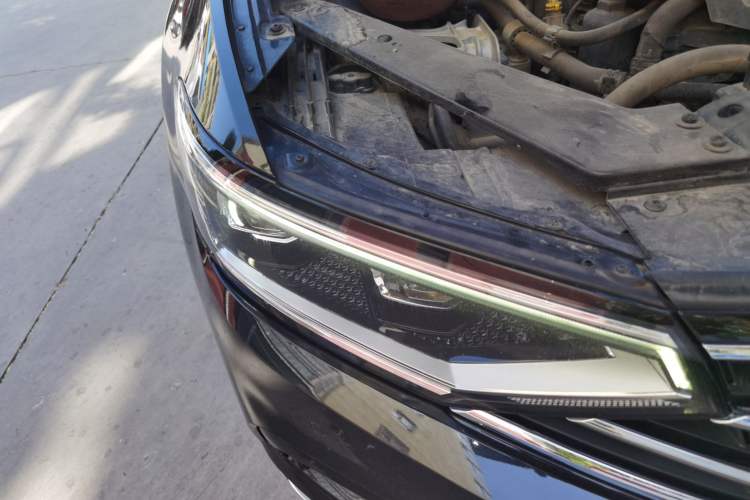 Used Volkswagen Magotan 2020 330TSI DSG Luxury Edition Right Front Headlight