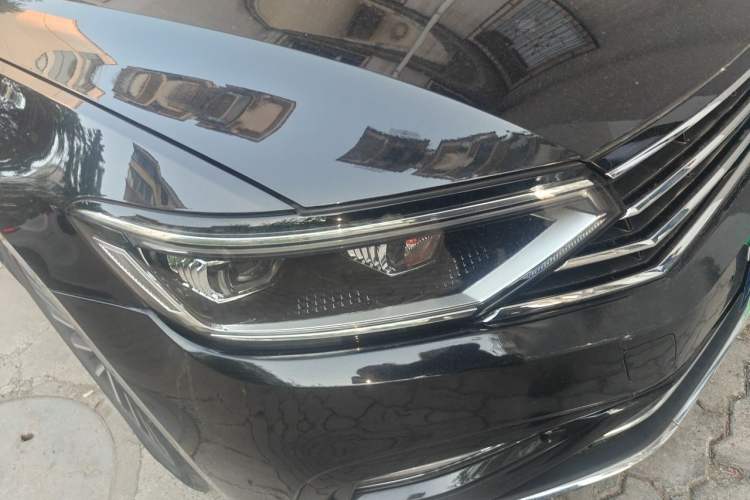 Used Volkswagen Magotan 2020 330TSI DSG Luxury Edition Right Front Headlight