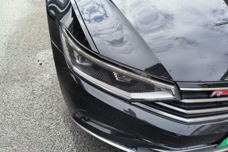 Used Volkswagen Magotan 2020 330TSI DSG Leading Model Right Front Headlight
