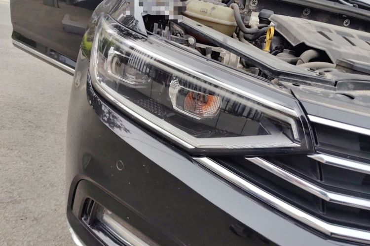 Used Volkswagen Magotan 2020 330TSI DSG Leading Model Right Front Headlight