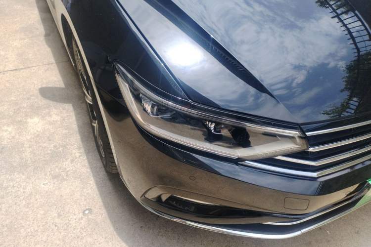 Used Volkswagen Magotan 2020 330TSI DSG Luxury Edition Right Front Headlight