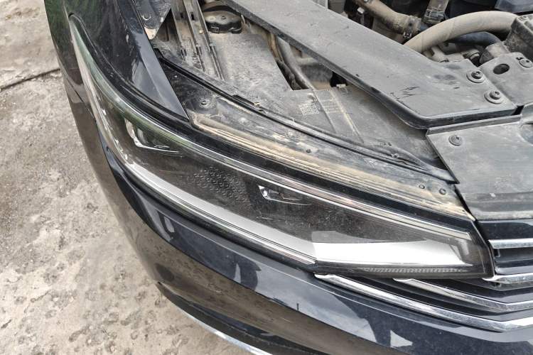 Used Volkswagen Magotan 2020 330TSI DSG Luxury Edition Right Front Headlight