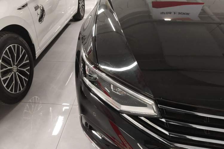 Used Volkswagen Magotan 2020 330TSI DSG Luxury Edition Right Front Headlight