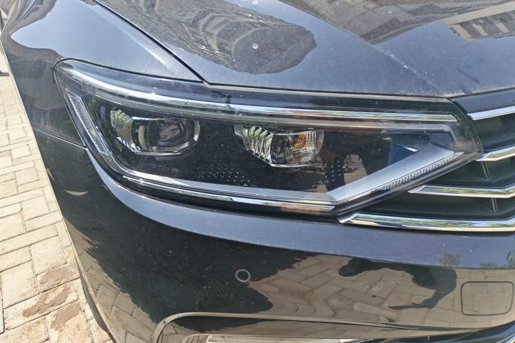 Used Volkswagen Magotan 2020 330TSI DSG Luxury Edition Right Front Headlight